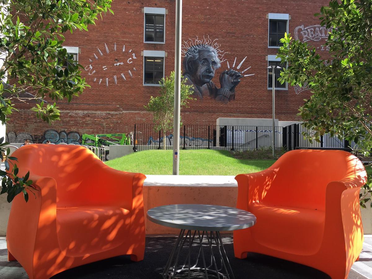 Student Village Melbourne Luaran gambar