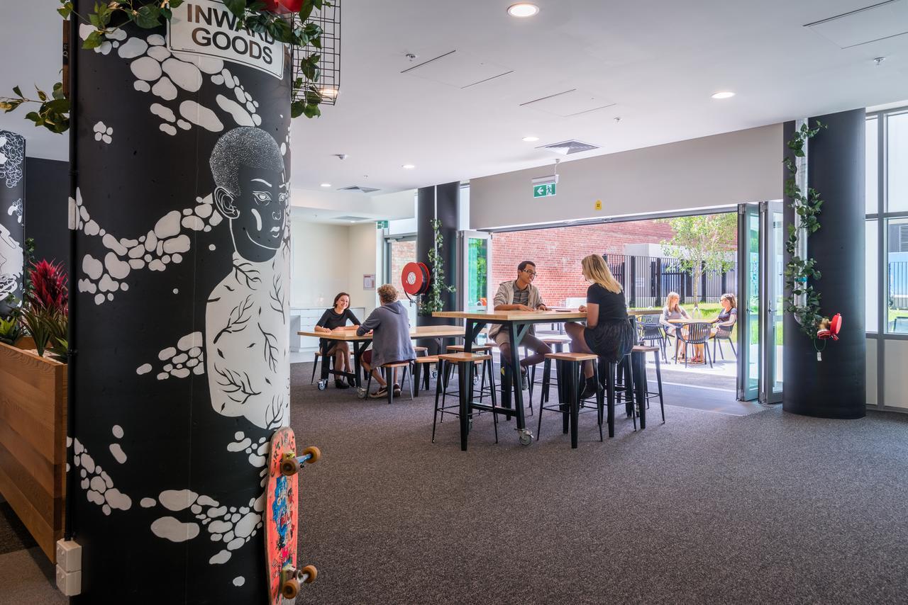 Student Village Melbourne Luaran gambar