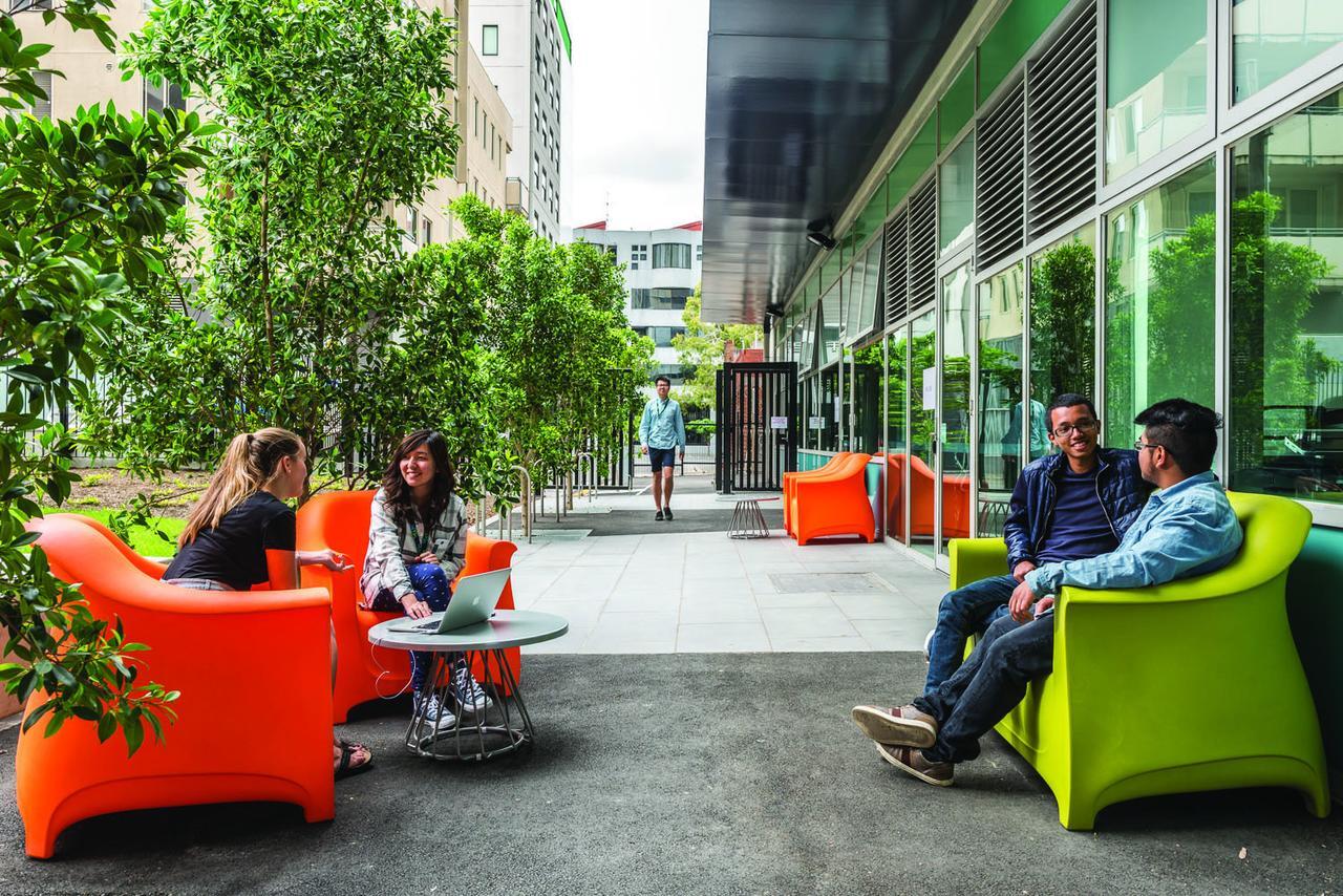 Student Village Melbourne Luaran gambar