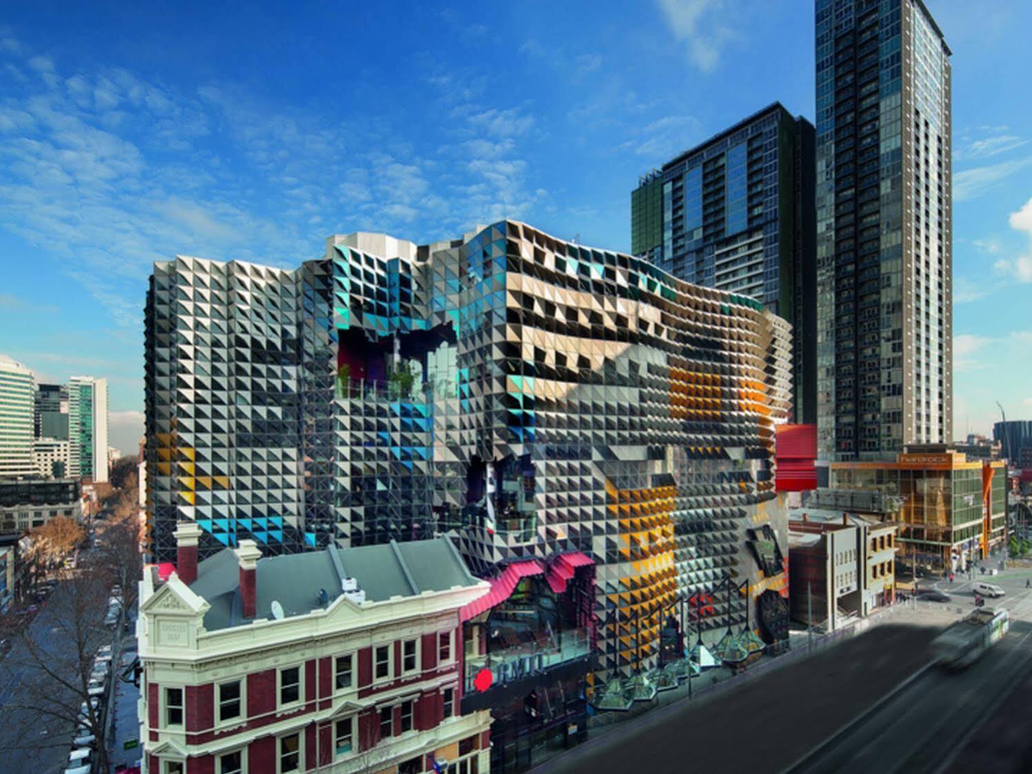 Student Village Melbourne Luaran gambar